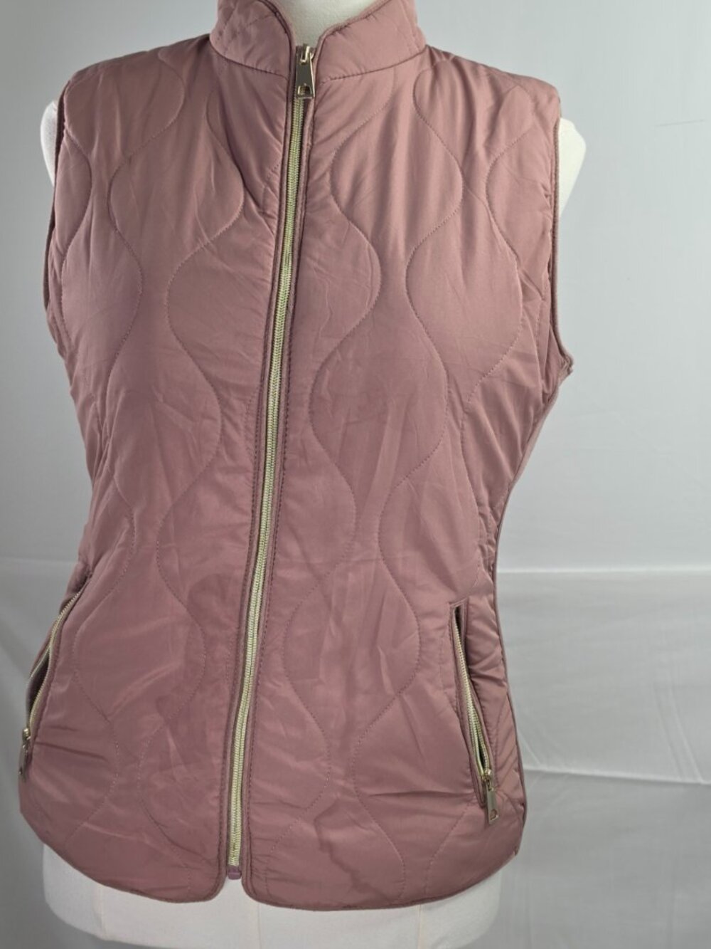 B.H. Mauve Quilted Vest Medium Zip Front Lightweight Puffer Wavy Stitch Pattern